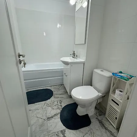 Garsoniera Aproape De Promenada Mall Lägenhet *